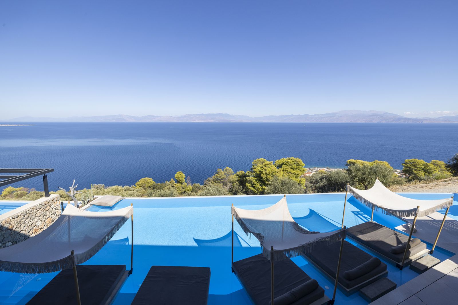 00-LE-GRAND-BLEU-RESORT-BAR
