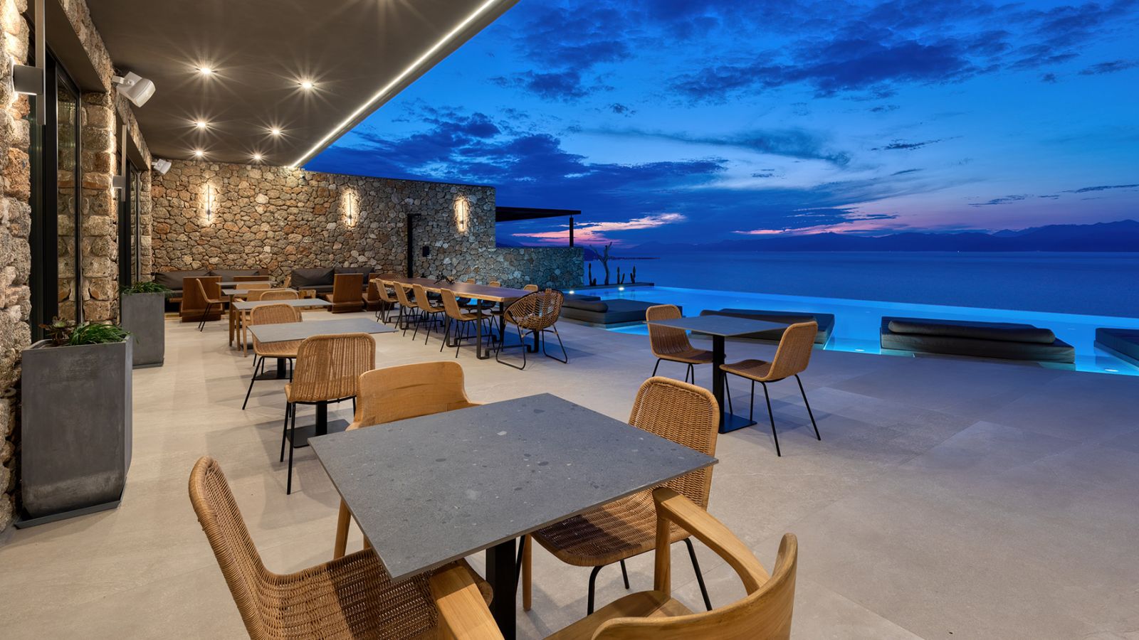 00-LE-GRAND-BLEU-RESORT-BAR